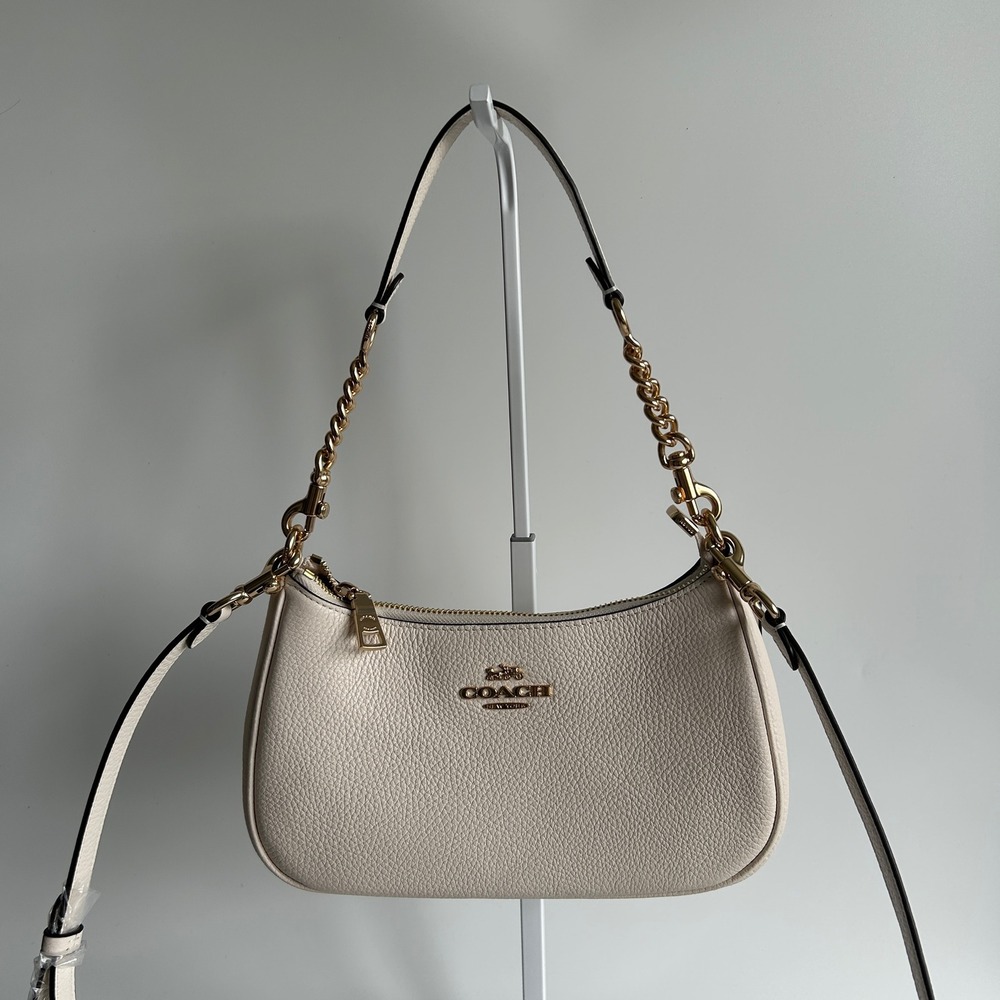 Coach Teri Chalk White Pebbled Leather Shoulder Bag CV934 Excellent